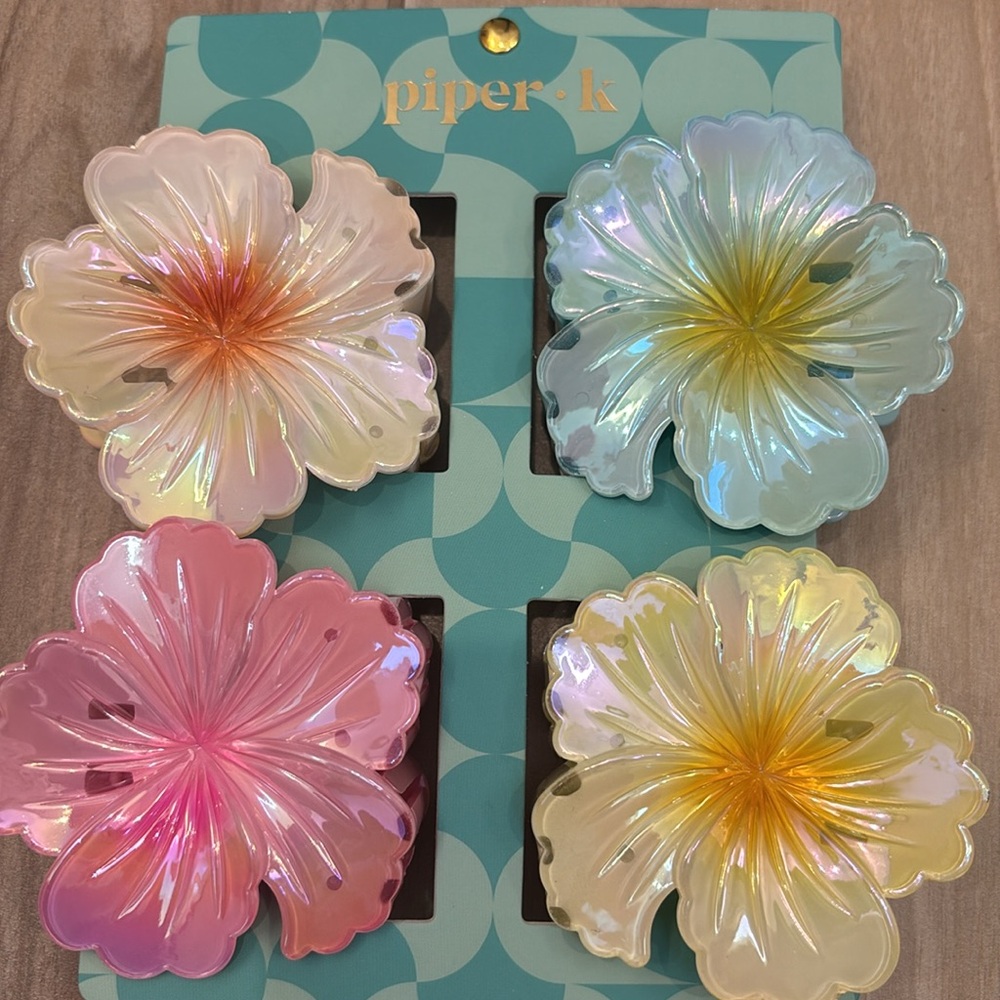 NWT Piper K Hawaiian Plumeria flower Hair Claw Clips
